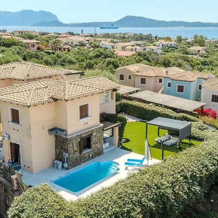 Perseo Vacanze Poggio Dei Fiori Con Piscina Privata Ferienhaus Olbia
